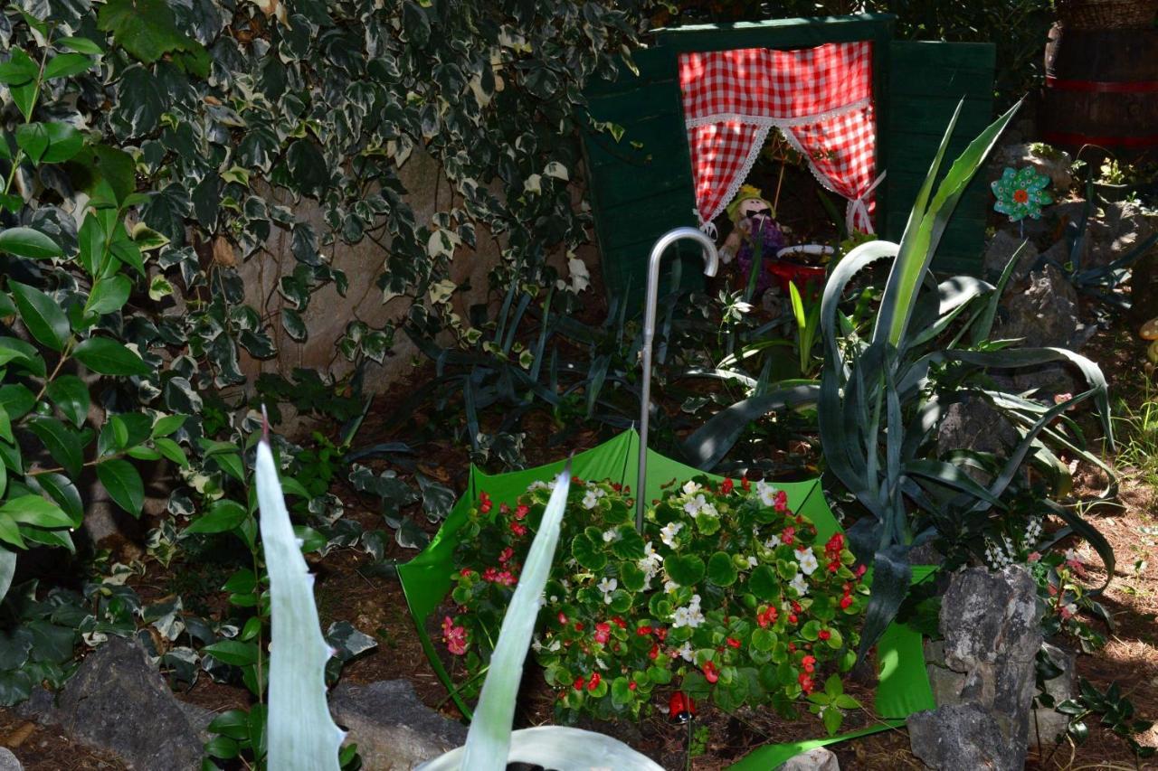 Holiday House Neno Grebastica Exterior photo